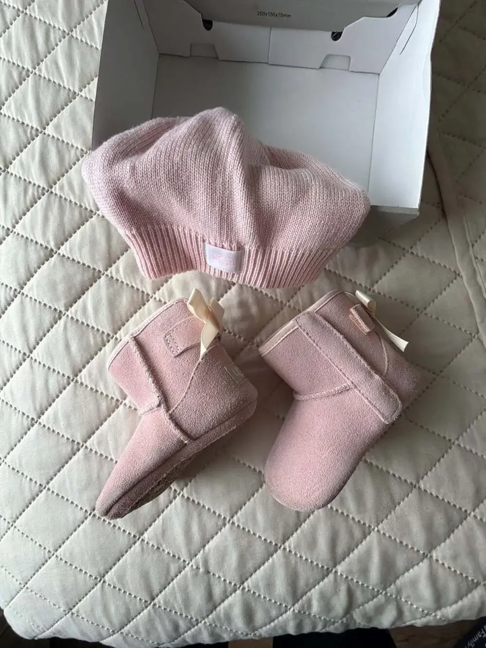 UGG Baby Jesse Bow II Bootie and Beanie Gift Set in Pink